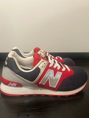 SIZE 9.5 W0MAN - New Balance 574 Sneaker Black Red